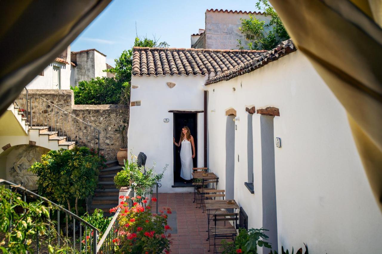 Antico Borgo Hotel Galtelli Exterior photo