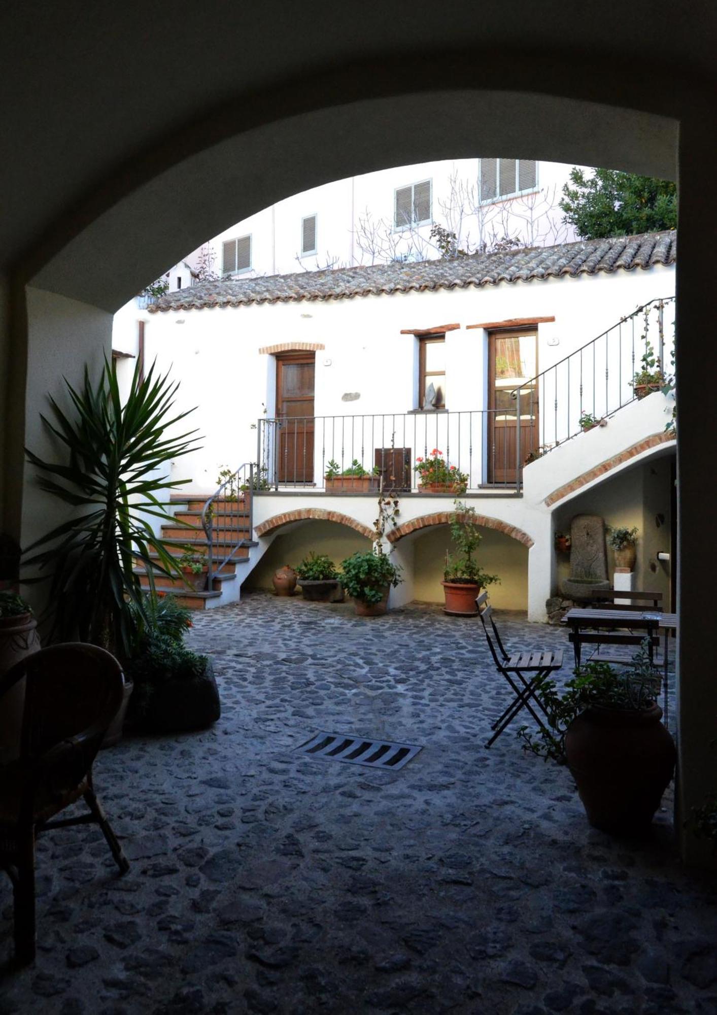 Antico Borgo Hotel Galtelli Exterior photo